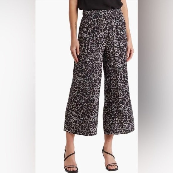T Tahari Pants - NWT T Tahari Black Blue Cobblestone Print Pull on Wide leg Pants 2x